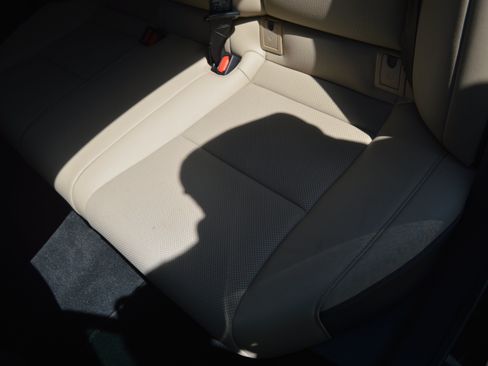 Used 2019 Lexus ES 350 w/ Premium Package FWD image 29