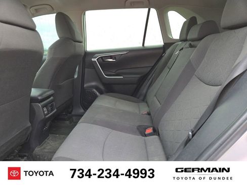 Used 2022 Toyota RAV4 XLE AWD/4WD image 21