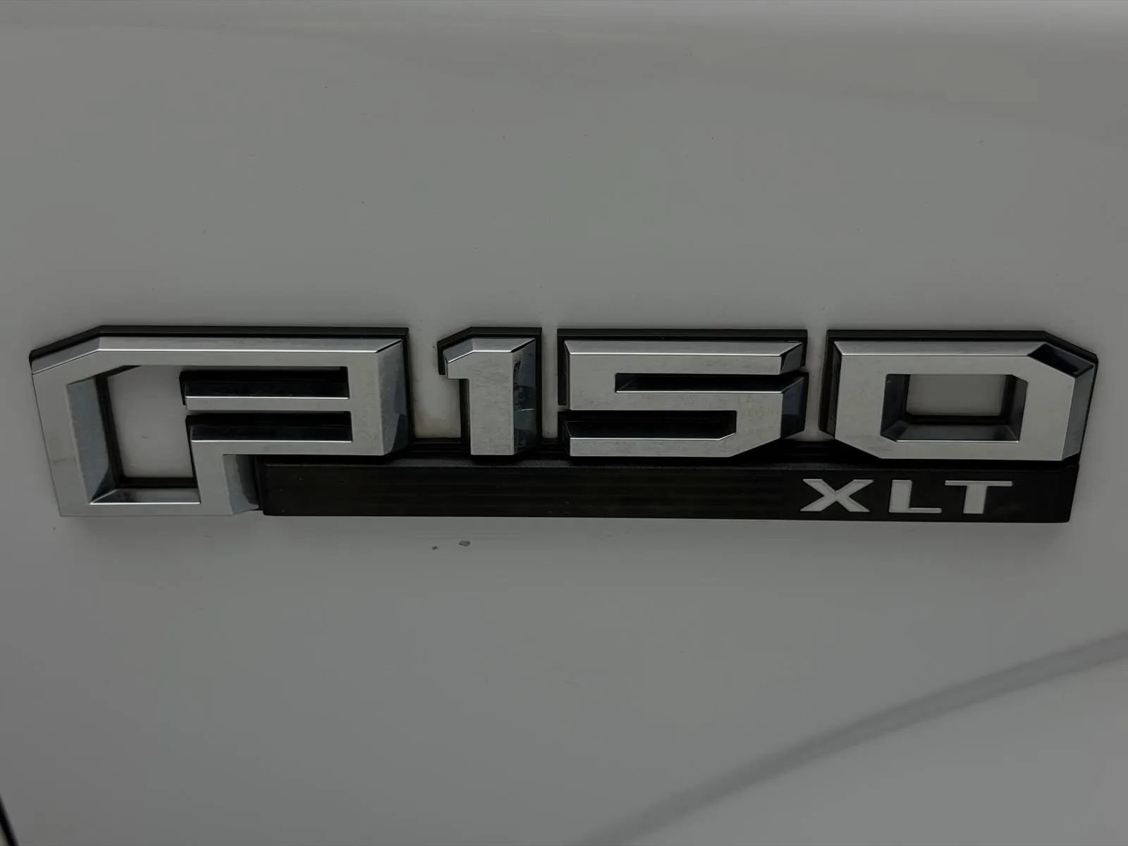 Used 2017 Ford F150 XLT w/ Equipment Group 302A Luxury RWD image 9
