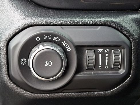Used 2021 Jeep Wrangler Unlimited Sport AWD/4WD image 26