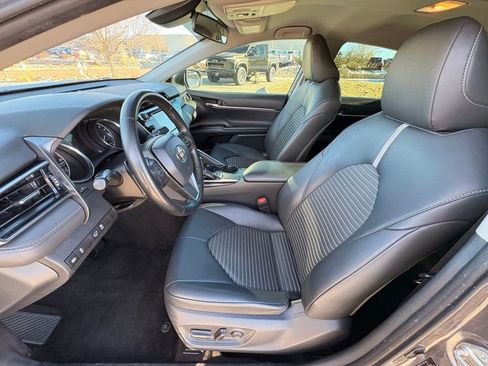 Used 2019 Toyota Camry SE image 11