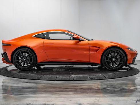 Used 2020 Aston Martin V8 Vantage Coupe RWD image 24