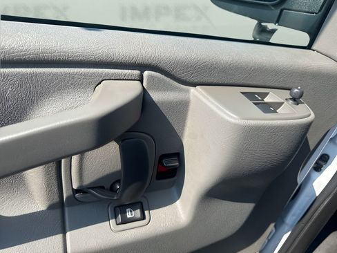 Used 2023 GMC Savana 2500 w/ Driver Convenience Package image 18