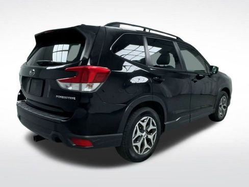 Used 2020 Subaru Forester Premium image 23