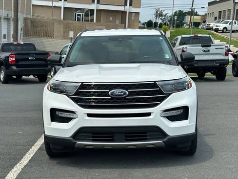 Used 2020 Ford Explorer XLT w/ Equipment Group 202A RWD image 11