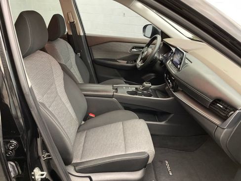 Used 2021 Nissan Rogue SV FWD image 25