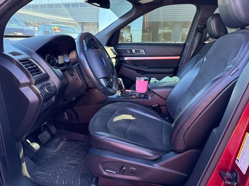 Used 2018 Ford Explorer XLT w/ Equipment Group 202A image 14