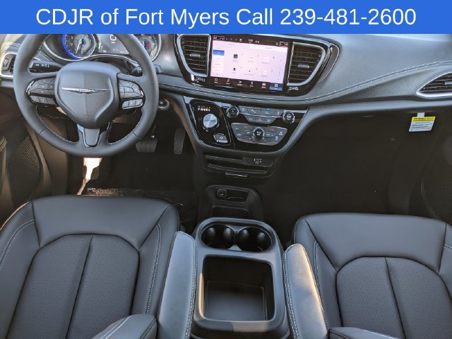 New 2026 Chrysler Pacifica Select FWD image 10