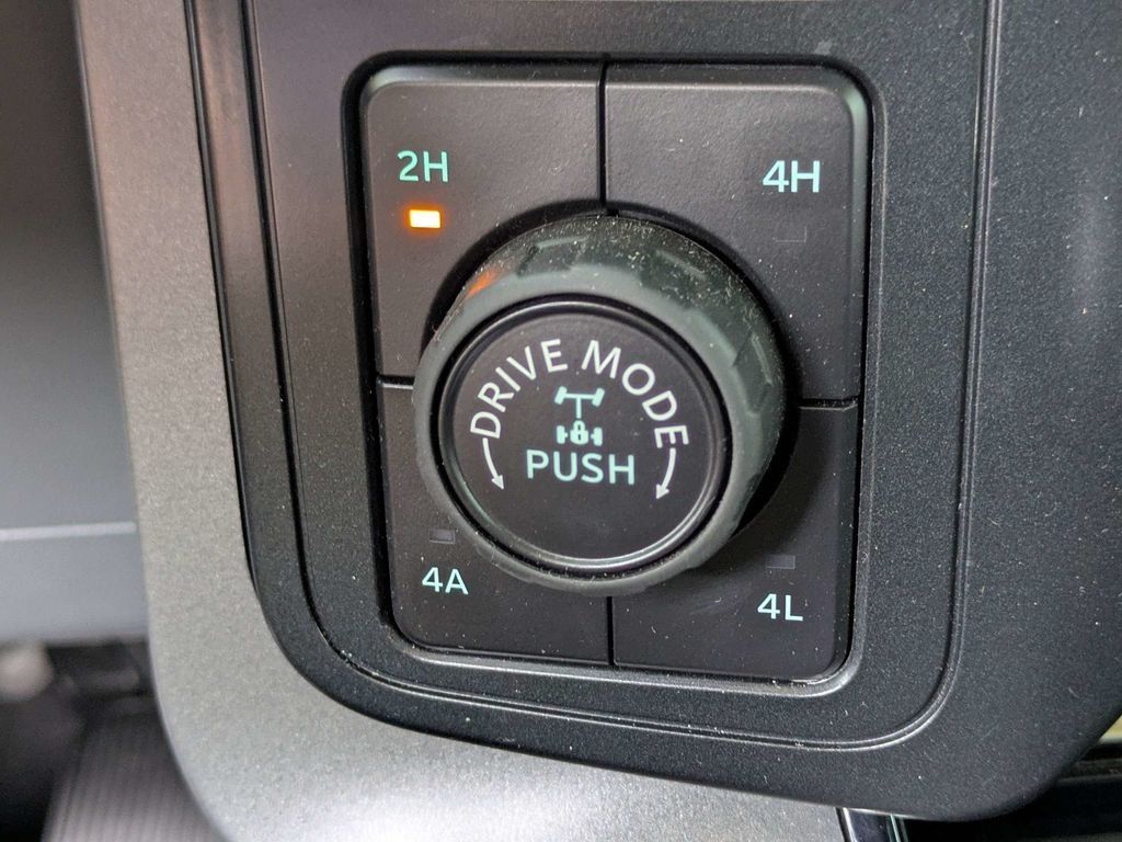 Used 2025 Ford F150 Lariat w/ Equipment Group 502A High AWD/4WD image 26
