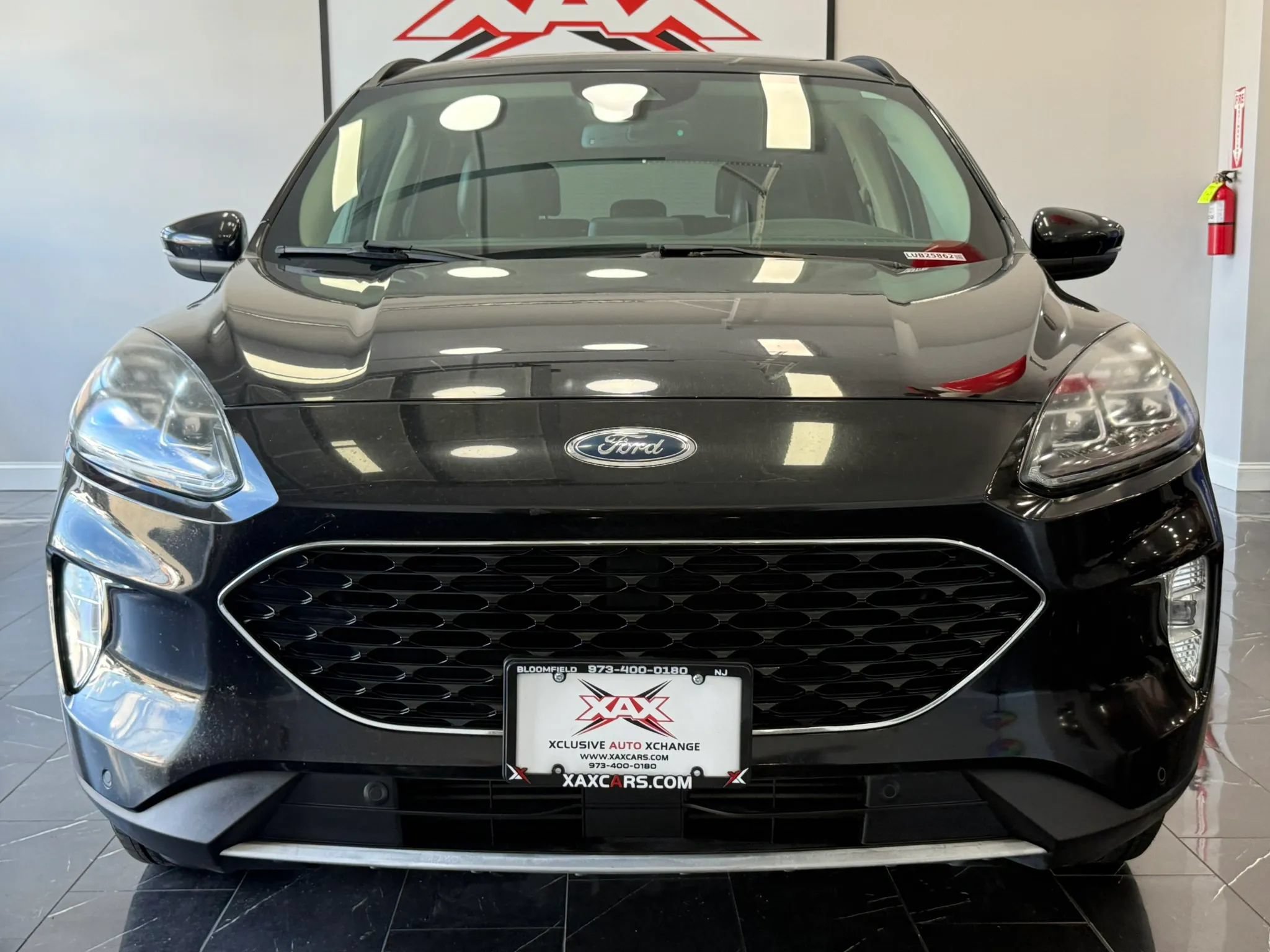 Used 2020 Ford Escape Titanium AWD/4WD image 2