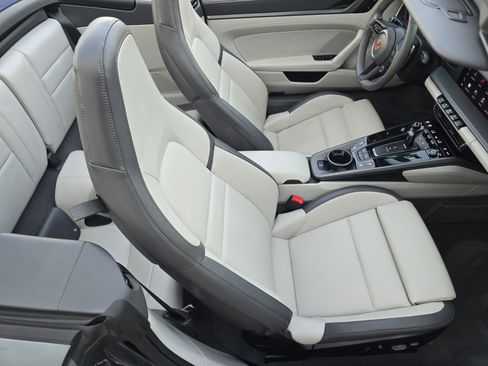Used 2025 Porsche 911 Carrera image 21