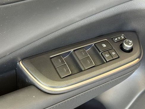 Used 2023 Toyota Crown AWD/4WD image 11