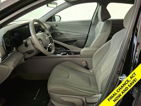 Certified 2025 Hyundai Elantra SEL FWD image 16