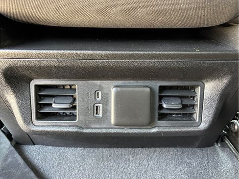 Used 2023 Chevrolet Silverado 1500 LT AWD/4WD image 38
