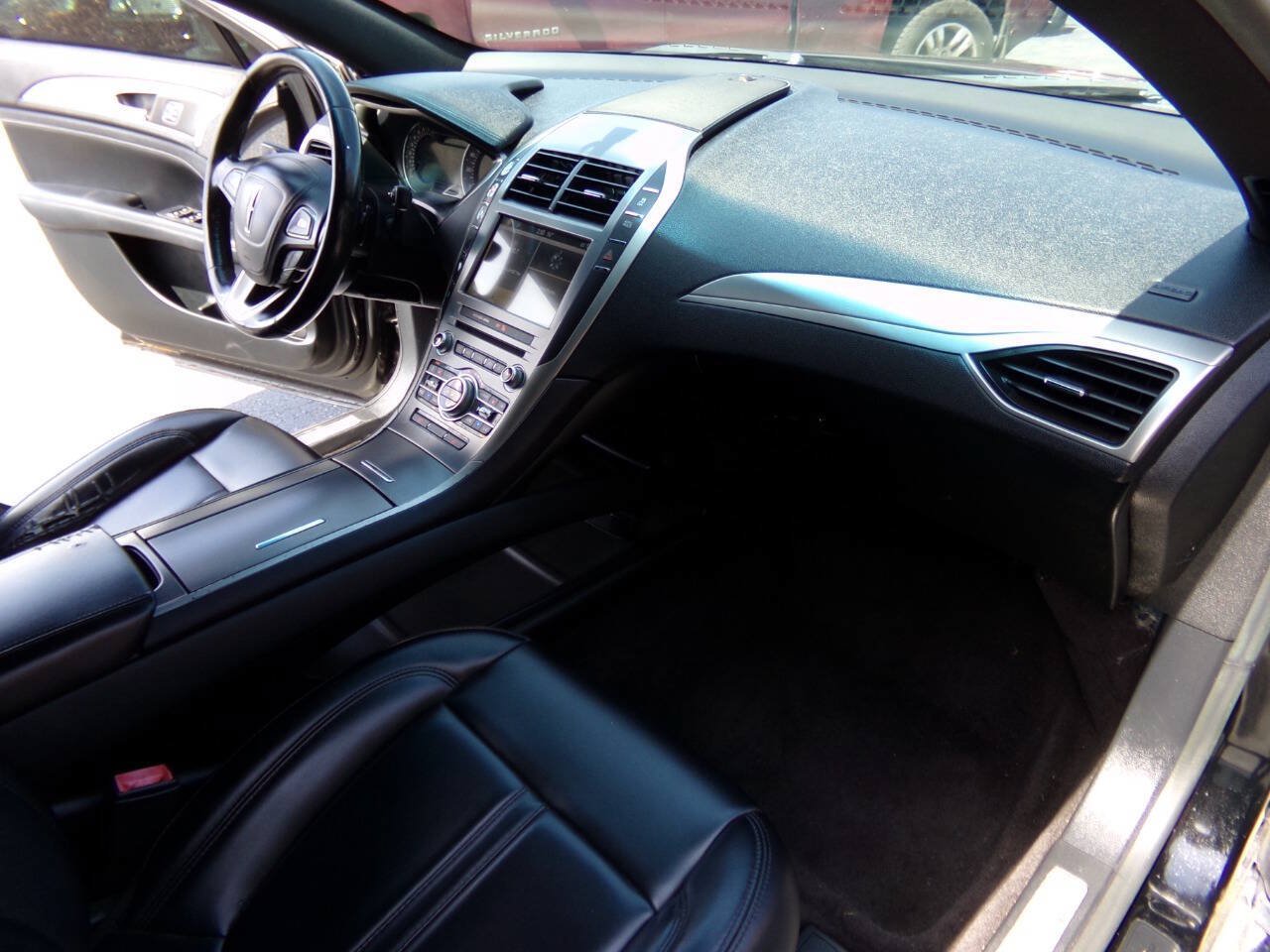 Used 2017 Lincoln MKZ Premiere FWD image 24