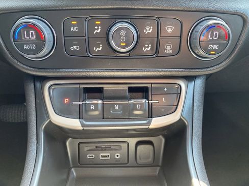 Used 2023 GMC Terrain Denali image 12