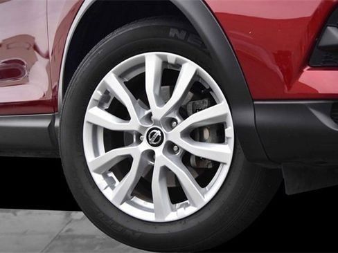 Used 2021 Nissan Rogue Sport S image 3