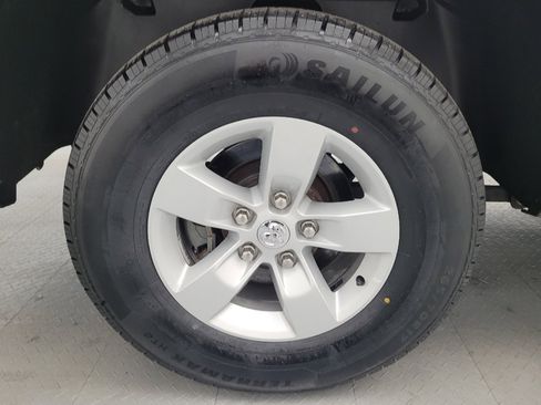 Used 2019 RAM 1500 Classic SLT RWD image 31