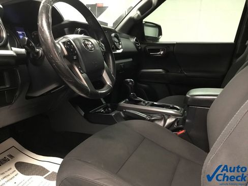 Used 2016 Toyota Tacoma TRD Sport w/ Towing Package AWD/4WD image 25