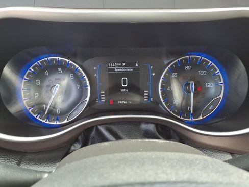 Used 2023 Chrysler Voyager LX FWD image 18