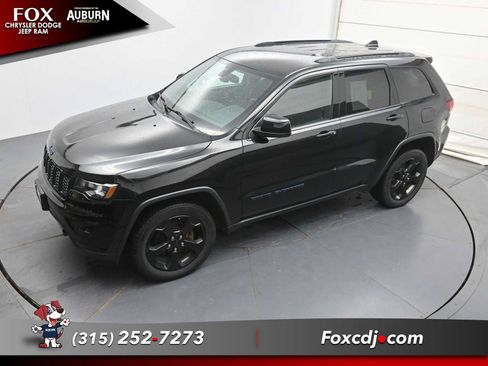Used 2018 Jeep Grand Cherokee Laredo AWD/4WD image 29
