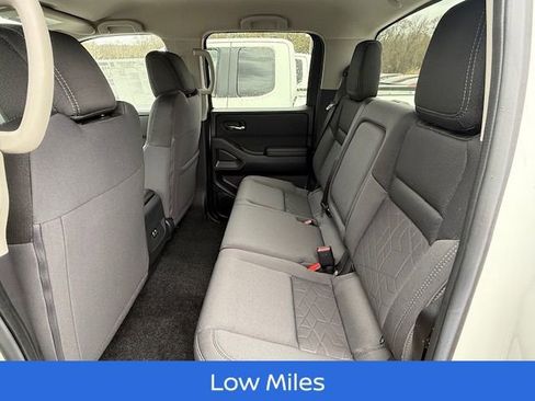 Certified 2025 Nissan Frontier SV image 13