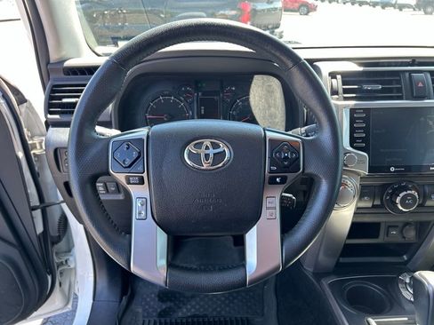 Used 2022 Toyota 4Runner SR5 Premium w/ Moonroof Package AWD/4WD image 22