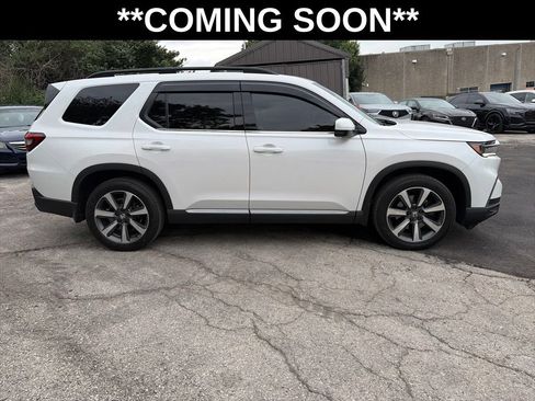 Used 2023 Honda Pilot Elite image 4