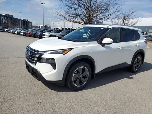 Certified 2024 Nissan Rogue SV w/ SV Premium Package image 8