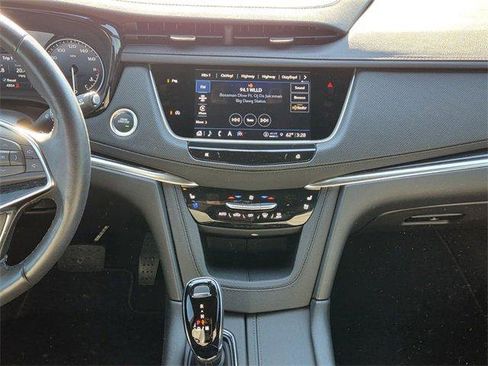 Certified 2024 Cadillac XT5 Premium Luxury image 17