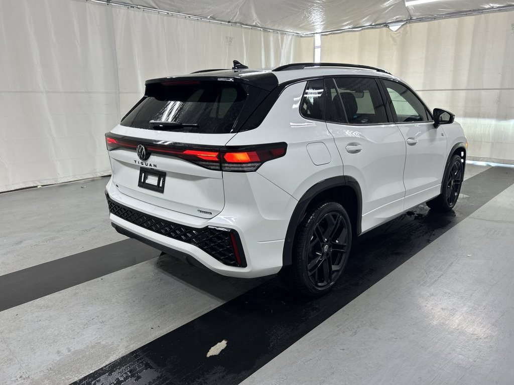 New 2026 Volkswagen Tiguan SE R-Line AWD/4WD image 2