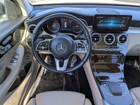 Used 2020 Mercedes-Benz GLC 300 image 17