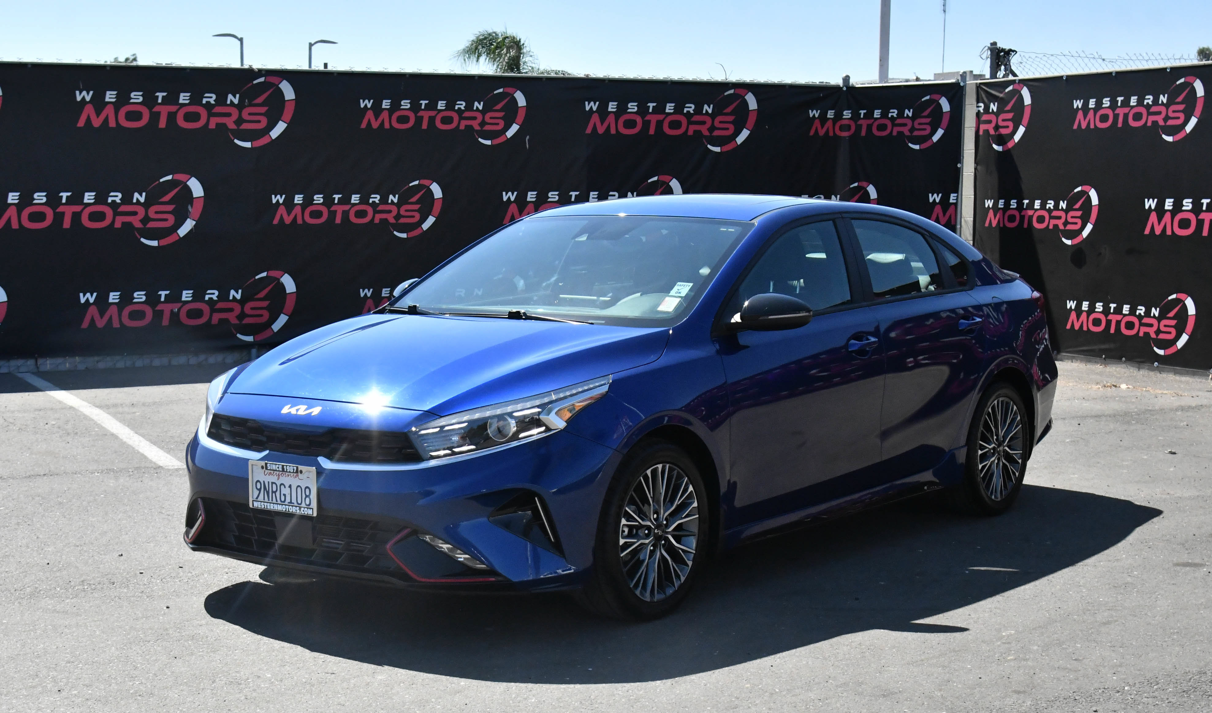 Used 2024 Kia Forte GT-Line w/ GT-Line Premium Package FWD image 3