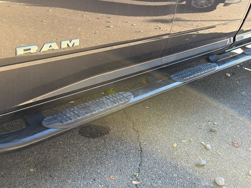 Used 2024 RAM 3500 Big Horn w/ Sport Appearance Package image 9