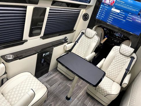 Used 2022 Mercedes-Benz Sprinter 3500 image 18
