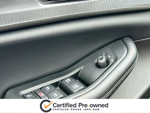 Certified 2024 Jeep Grand Cherokee Altitude image 8