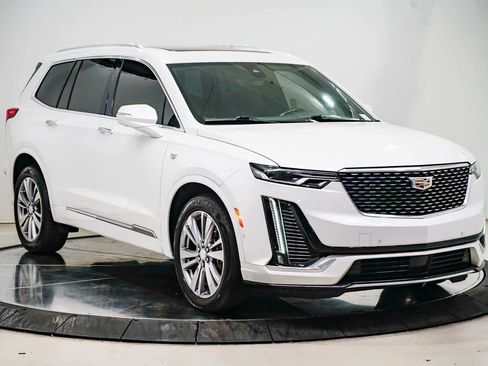 Used 2023 Cadillac XT6 Premium Luxury w/ Technology Package image 5