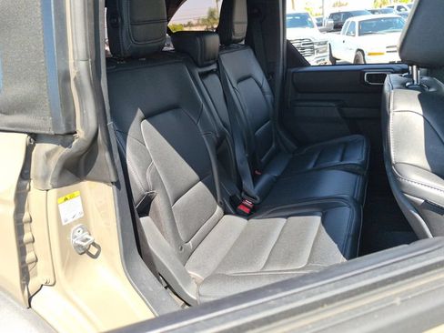 Used 2025 Ford Bronco Badlands AWD/4WD image 13
