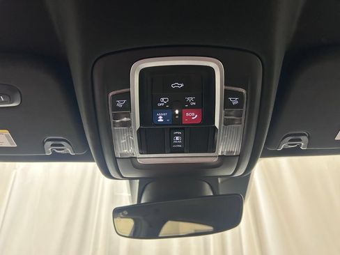 Used 2022 RAM 1500 Laramie w/ Sport Appearance Package AWD/4WD image 19