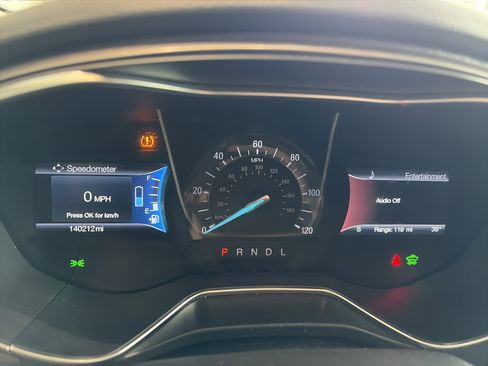 Used 2017 Ford Fusion SE image 35