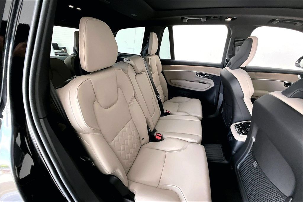 New 2026 Volvo XC90 T8 Core w/ Protection Package Premier AWD/4WD image 11