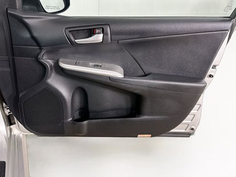 Used 2012 Toyota Camry SE image 30