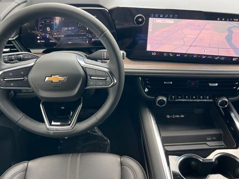 New 2026 Chevrolet Suburban High Country image 11