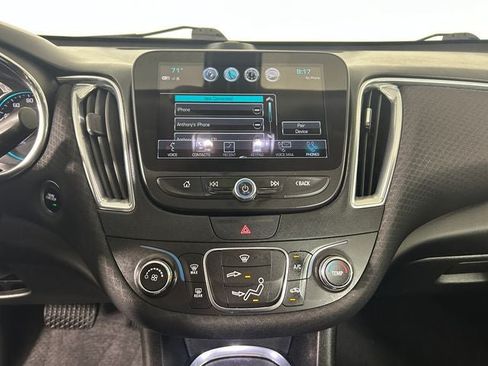 Used 2018 Chevrolet Malibu LT FWD image 21
