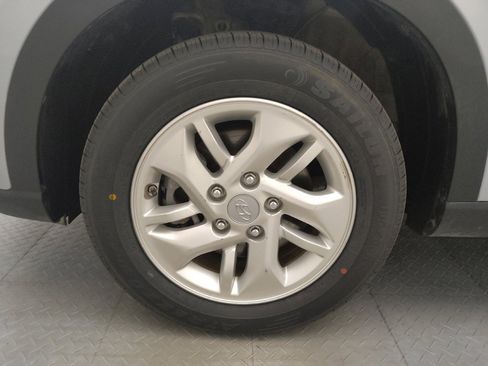 Used 2020 Hyundai Venue SEL FWD image 31