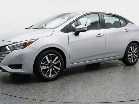 Used 2025 Nissan Versa SV FWD image 3