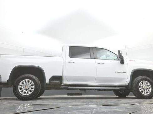Used 2024 Chevrolet Silverado 2500 LT AWD/4WD image 46