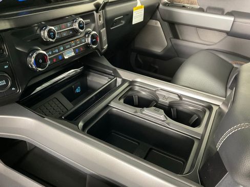 New 2026 Ford F250 Lariat w/ Black Appearance Package AWD/4WD image 19