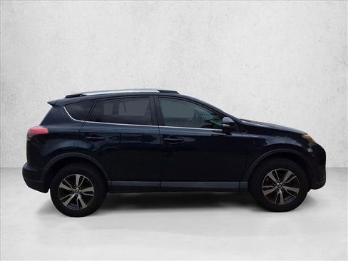 Used 2017 Toyota RAV4 XLE w/ Carpet Mat Package AWD/4WD image 4