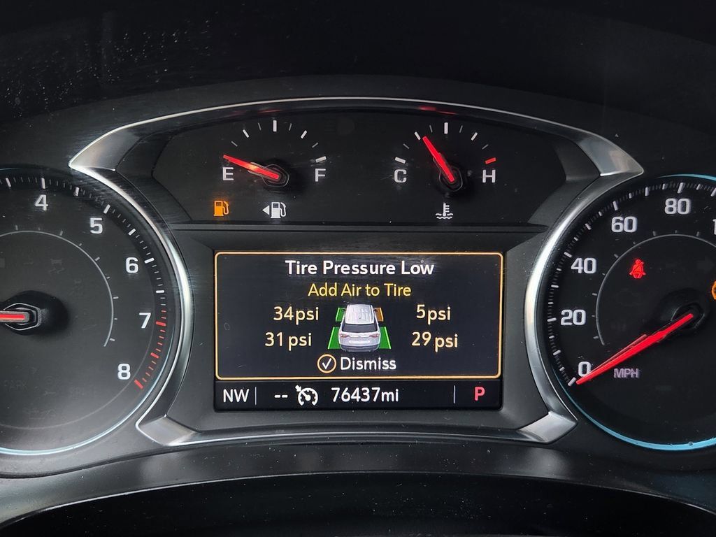 Used 2023 Chevrolet Traverse LT FWD image 23